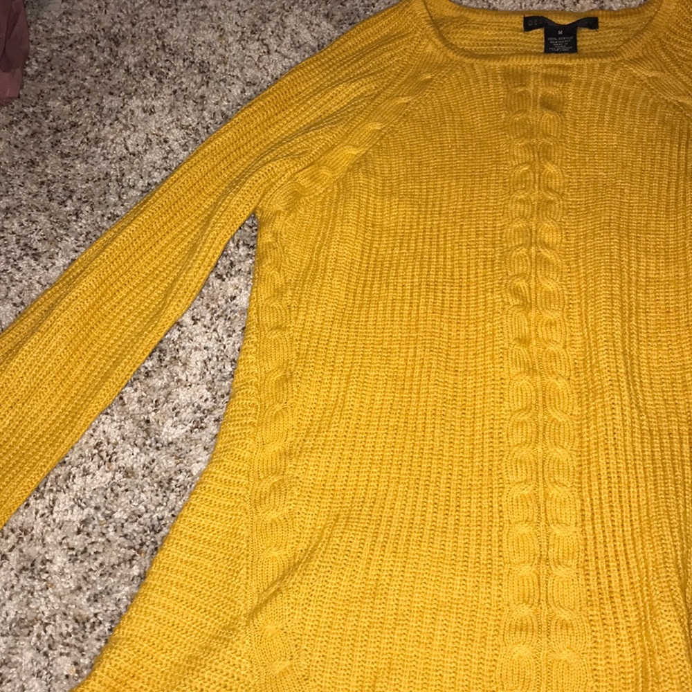 Sweater - Picture 3 of 4